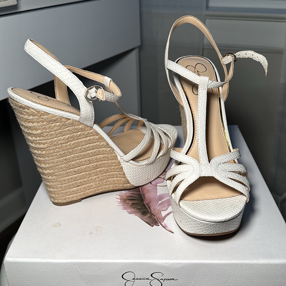 Jessica Simpson white wedges